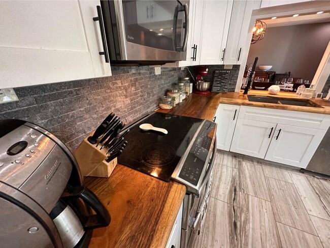 Building Photo - 4332 145th Ave N