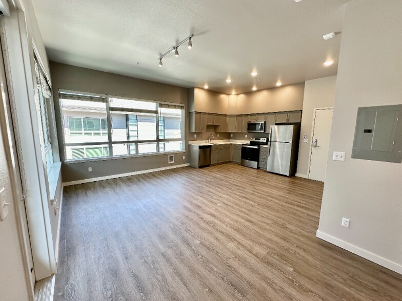 Building Photo - 2330 Yakima Ct