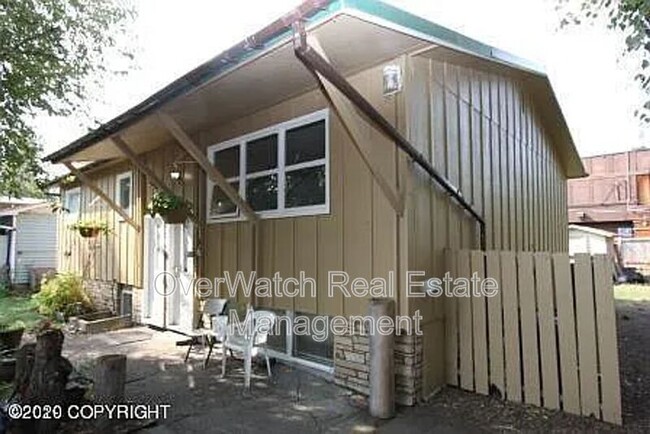 Building Photo - 3706 Iowa Dr