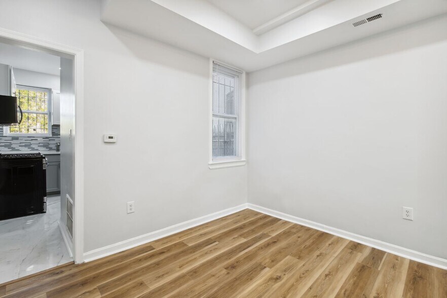 Building Photo - 1110 3rd St NE