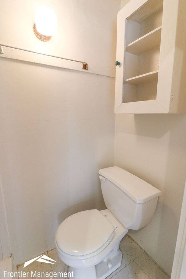 Building Photo - 412 N 11th St