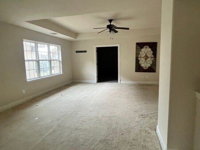 Building Photo - 13930 Willow Bend Dr