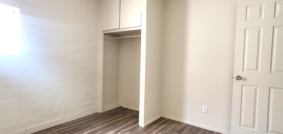 Building Photo - 1205 W Center St