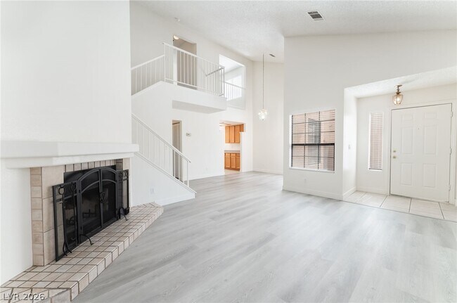 Building Photo - 3645 N Veneer Ln