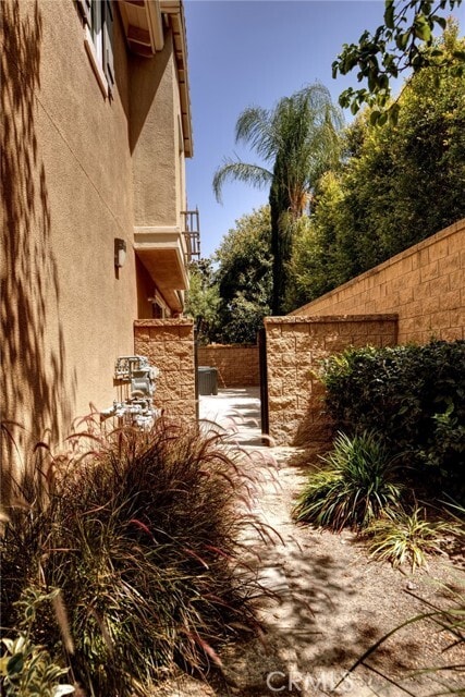 Building Photo - 6400 Marbella Ln