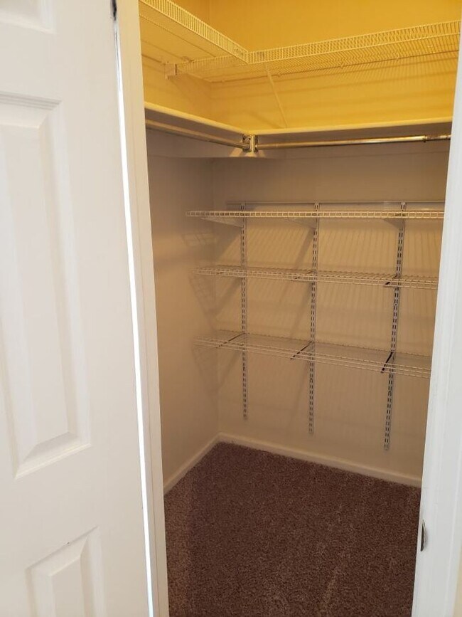 Building Photo - PROMO *$250 Admin Fee Waived* Lovely 2BR C...