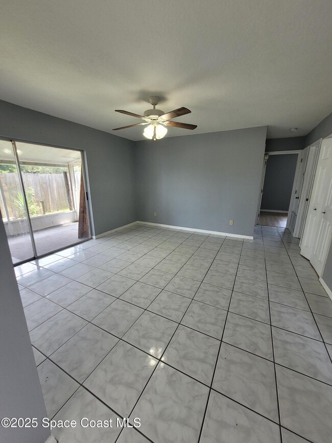 Building Photo - 413 Del Monte Rd