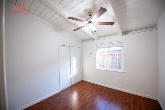 Building Photo - 855 Rorke Way