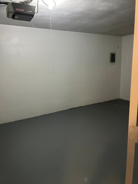 Building Photo - 142 Lullwater St