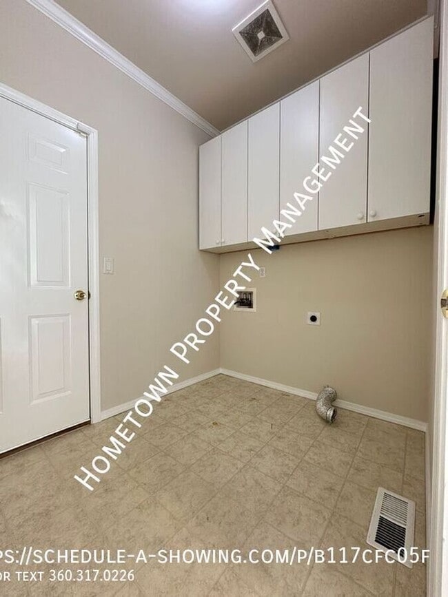 Building Photo - 8523 Sweetbrier Loop SE