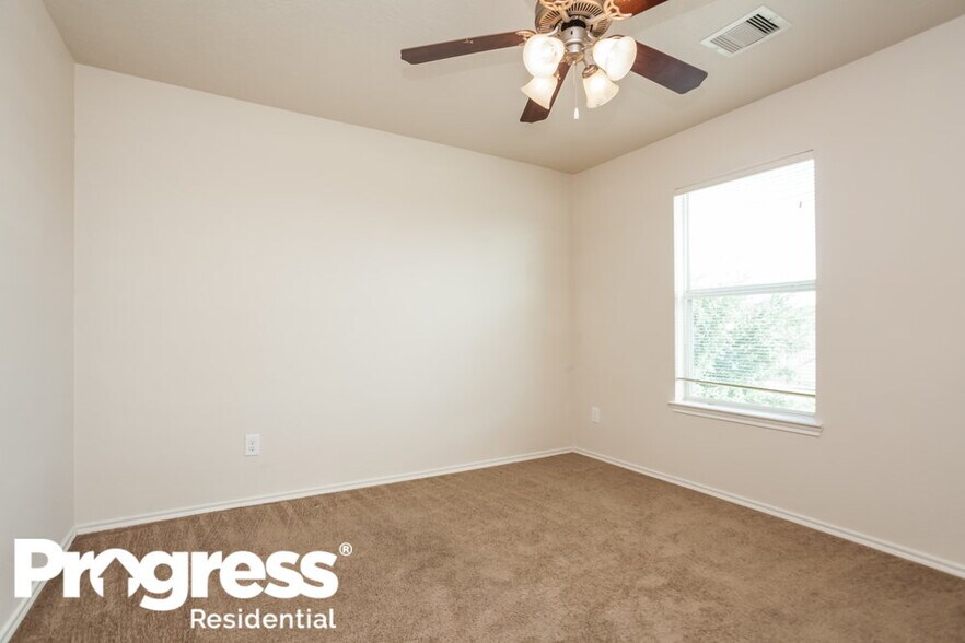 Building Photo - 2730 Skyview Grove Ct