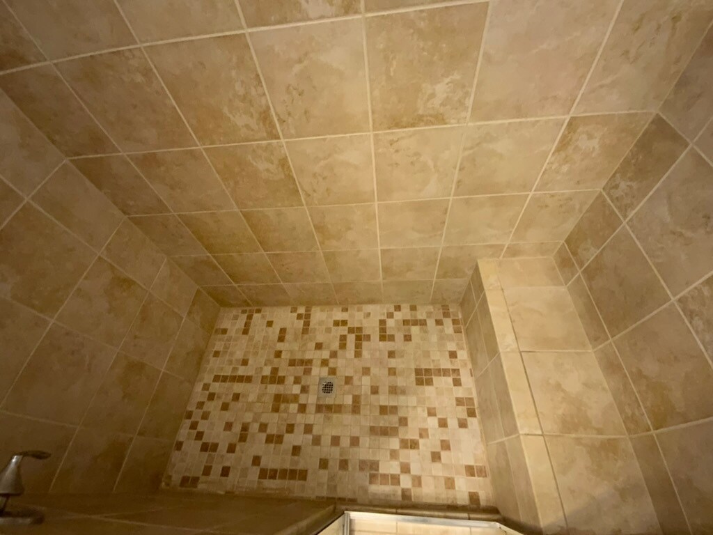 Master bath down - 10220 vanguard pkwy