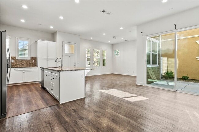 Building Photo - 202 W Tribella Ct