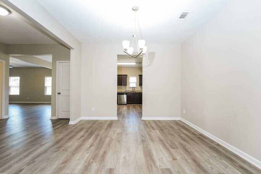 Building Photo - 3458 Sandstone Trail SE