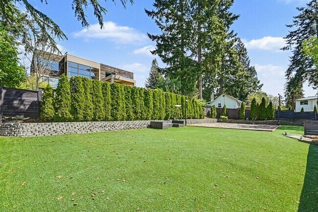 Building Photo - 9544 Lake Washington Blvd NE