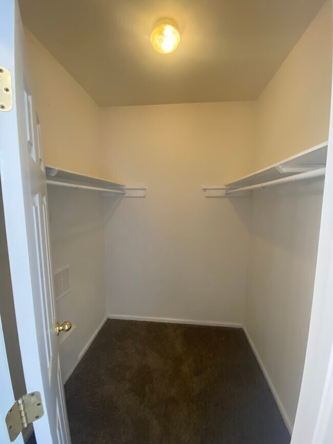 Building Photo - 4451 S Ammons St