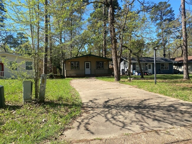 Building Photo - 28613 Netawake Ct