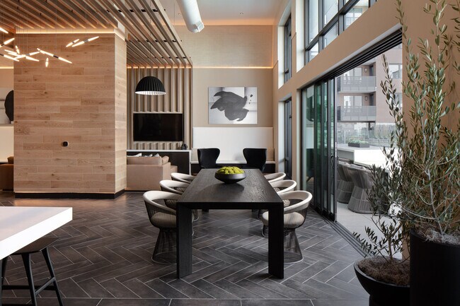 Building Photo - 3578 Rambla Pl