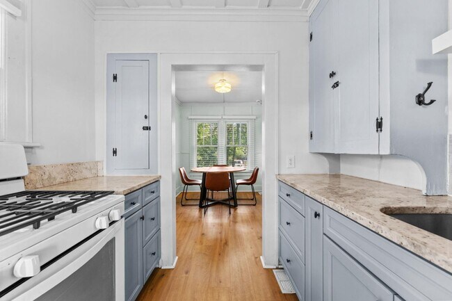 Building Photo - 4347 22nd Ave S