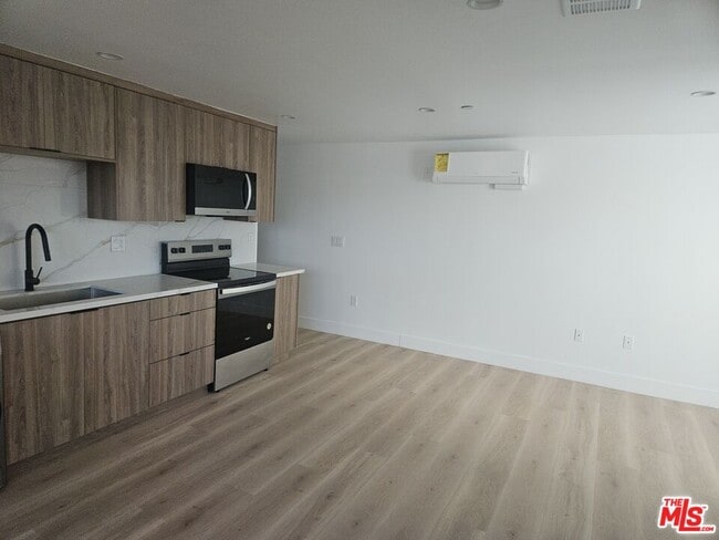 Building Photo - 3209 W 18th St