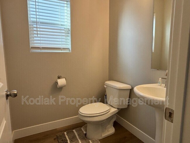 Building Photo - 13874 S Greenford Ln