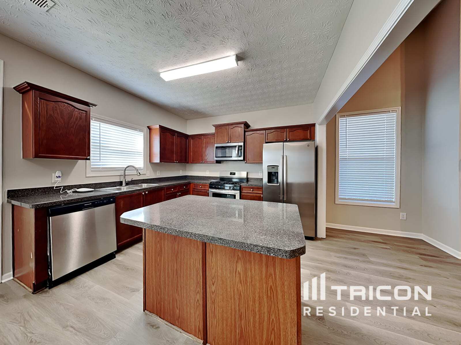 Building Photo - 2350 Dalton Park