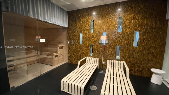 Building Photo - 2000 Metropica Wy