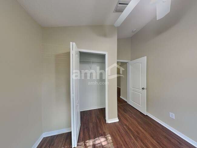 Building Photo - 5831 Wrenwater Dr