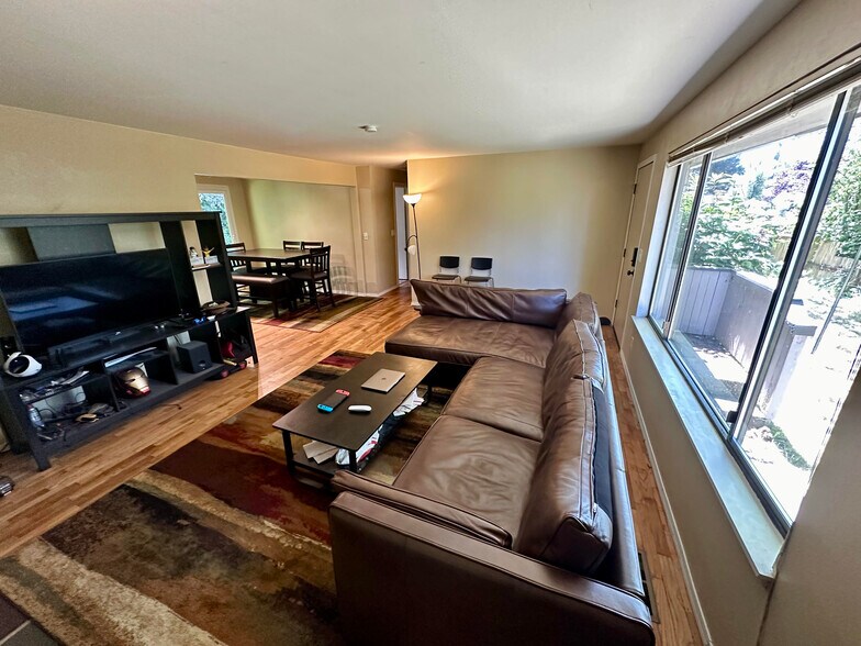 Building Photo - 5640 23rd Ave SW