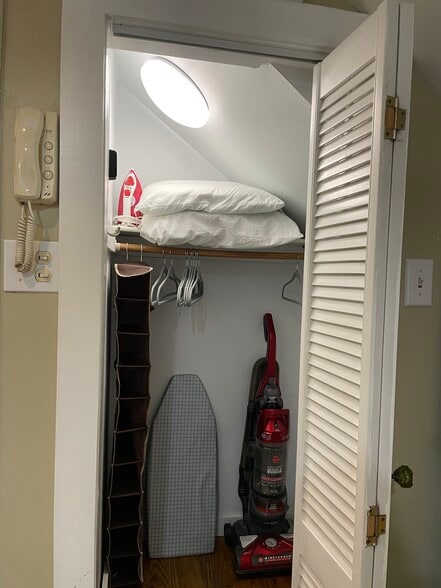 roomy closet - 540 E Taylor St