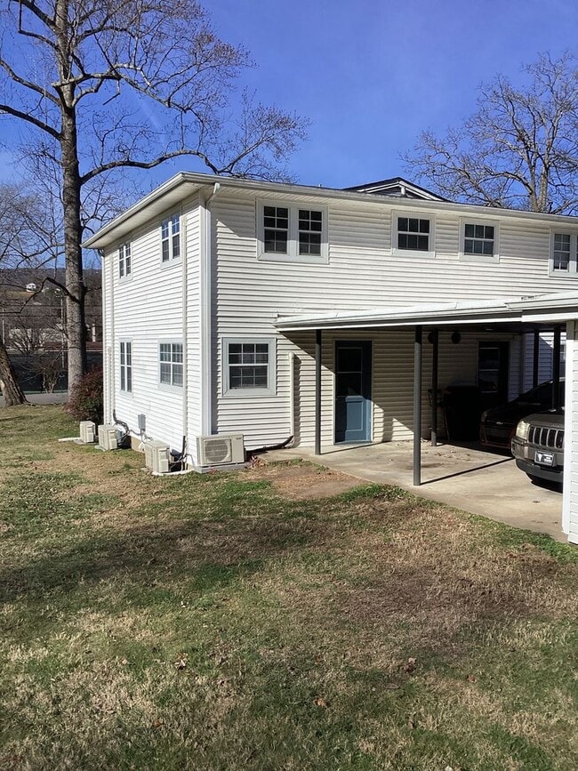 Building Photo - 3822 Redding Rd