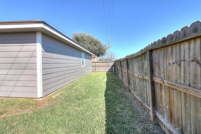 Building Photo - 2334 Mystic Star Dr