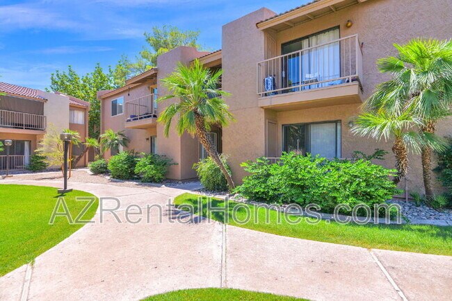 Building Photo - 1111 E University Dr