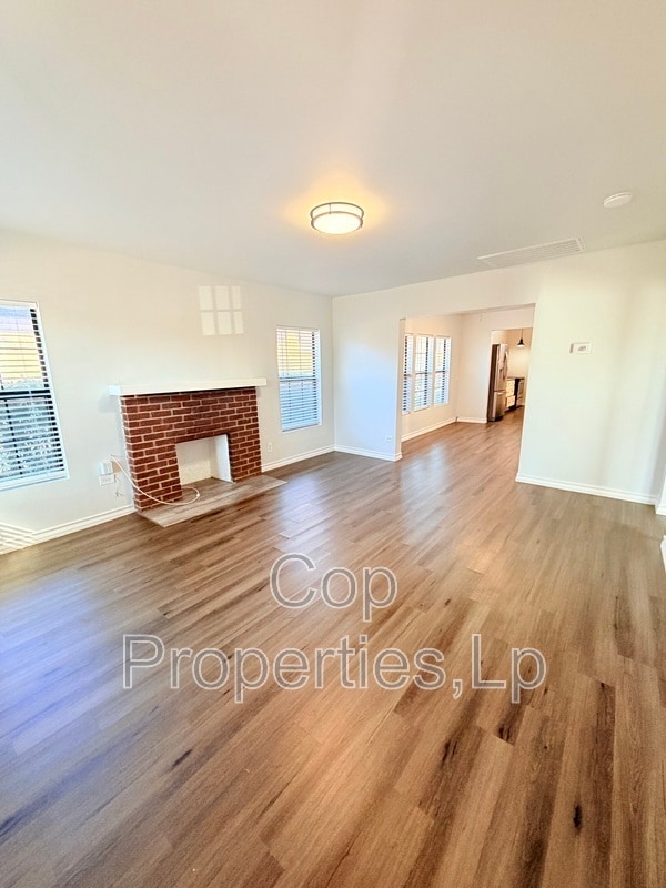 Building Photo - 255 Cumberland Rd