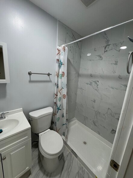 Building Photo - 124 Tuers Ave