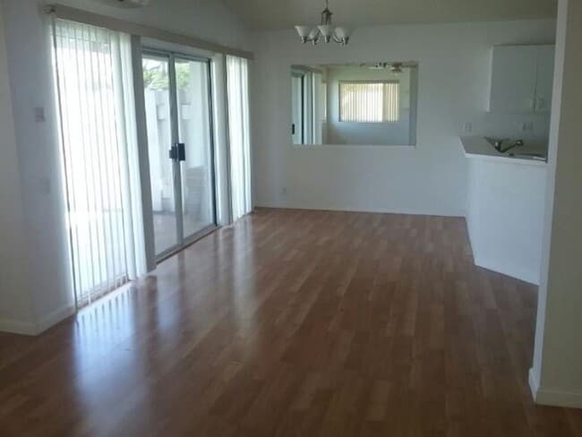 Building Photo - Must See 3 bedroom home