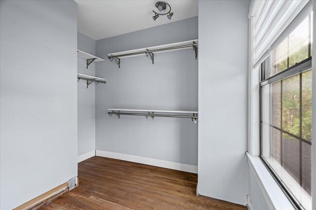 Building Photo - 10302 Aspen St