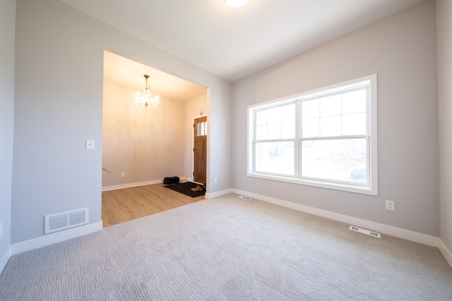Building Photo - 14306 Acer Ave