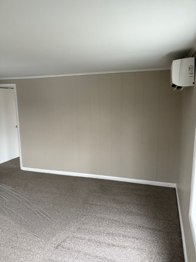 Building Photo - 1878 Spring Rd