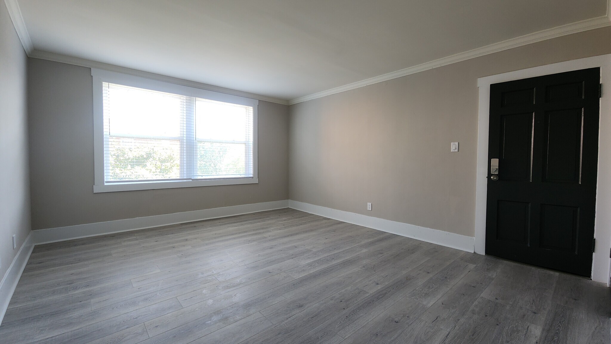 Building Photo - 803 Westwood Dr