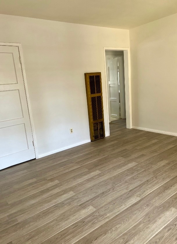 Building Photo - 122 Elm Ave