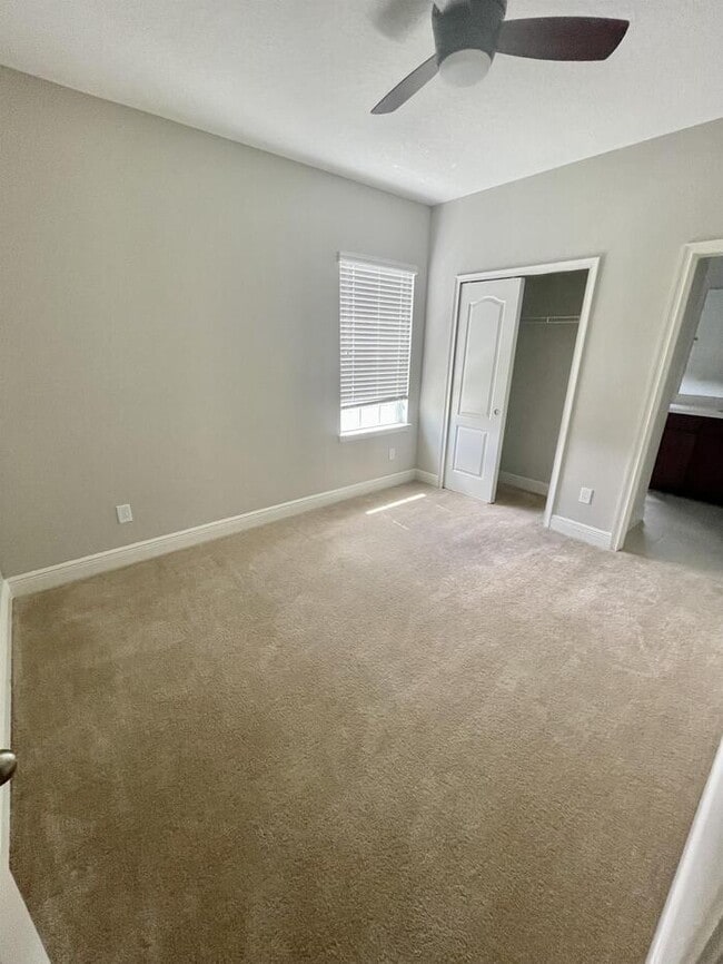 Building Photo - 15621 Honeybell Dr