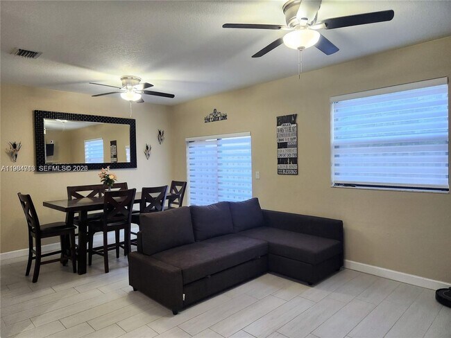 Building Photo - 11887 SW 150th Pl