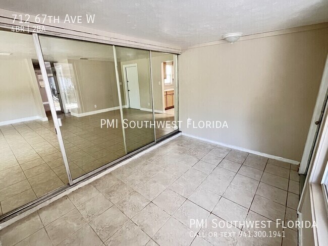 Building Photo - 712 67th Ave W