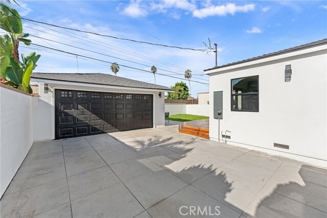 Building Photo - 3945 S Norton Ave