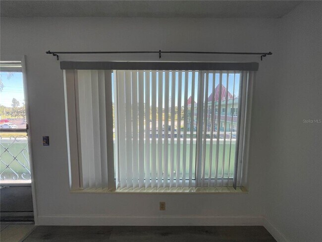 Building Photo - 2359 Finlandia Ln