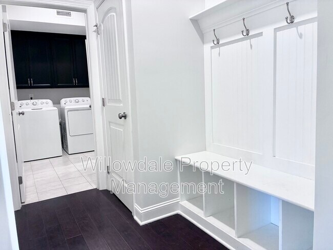 Building Photo - 1309 Little Hills Dr