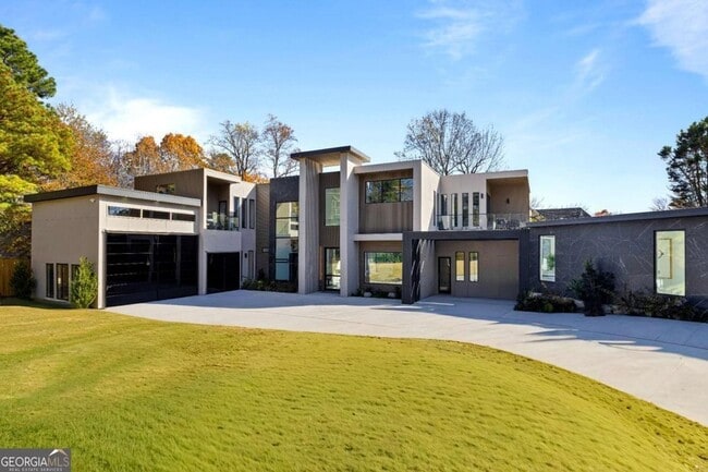 Building Photo - 3600 Lower Roswell Rd