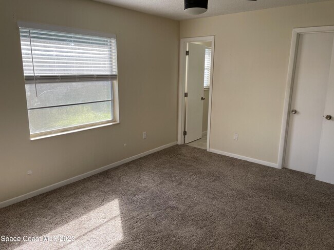 Building Photo - 284 Sylvia Rd