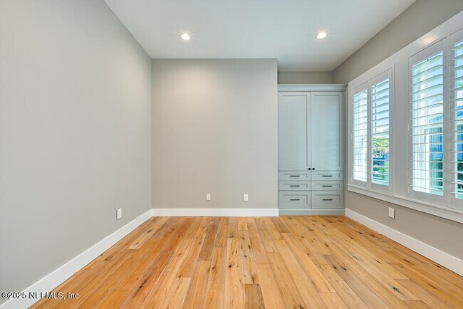 Building Photo - 2410 Beach Blvd